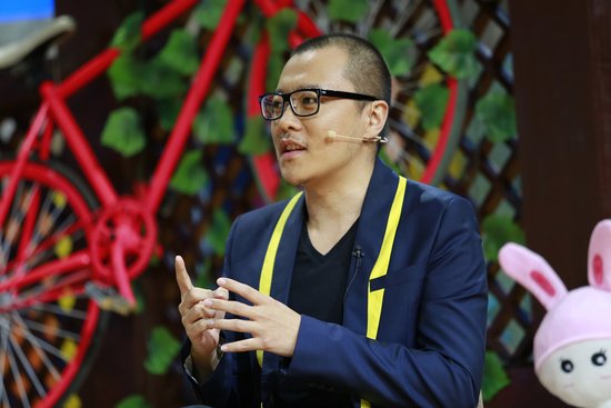 郑渊洁儿子上亲子节目 自爆两岁已受性教育