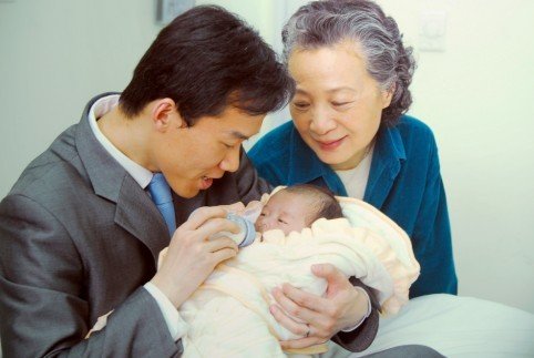 《家有爹娘2》央视热播 呼唤家庭亲情回归(图