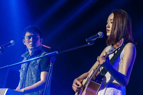 《与你同行》深圳杀青 导演周伟抒写音乐青春