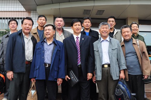 《沈浩》迎战酷暑 两届主任张国强周舟飙戏