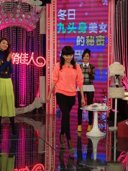 刘惜君宣传新专辑《惜·君》 变身冬季时尚魔女