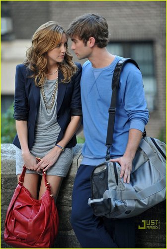 切斯·克劳福《<em>绯闻女孩</em>》片场<em>吻戏</em>曝光(图)_