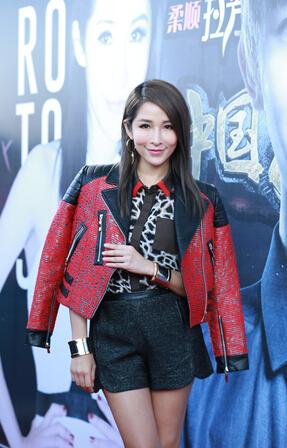 萧亚轩救场《中国好男儿》 接替伊能静任评委