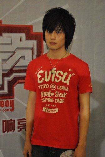 成都唱区预选赛昨开锣 安妮玫瑰变温柔杀手