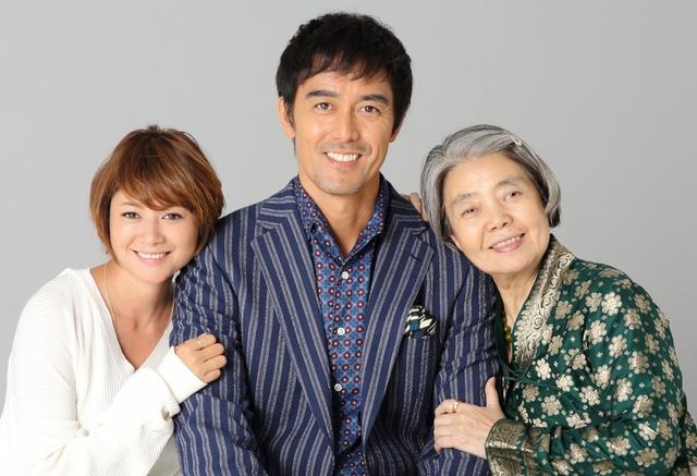 《比海更深》母亲节活动 阿部宽为树木希林送花