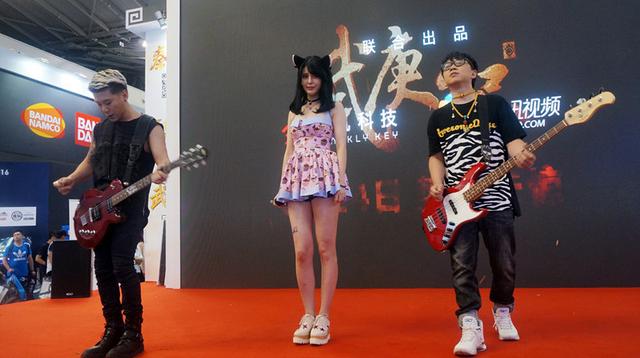 小爱与花儿乐队受邀出席CCG 献唱《王者归来》_娱乐_腾讯网