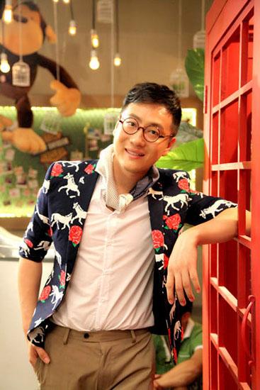 《怪咖啡》上线 秦汉擂挑战奇葩导演“董诗句”