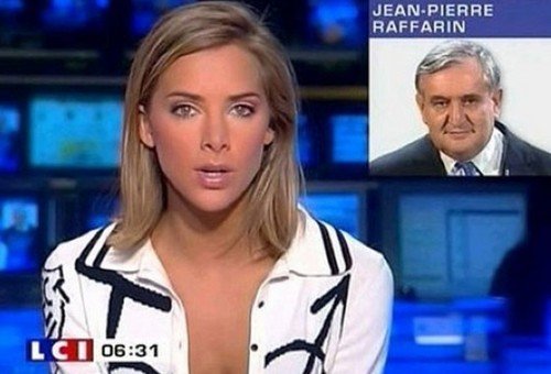 女主播穿肉色衣播报似没穿衣服