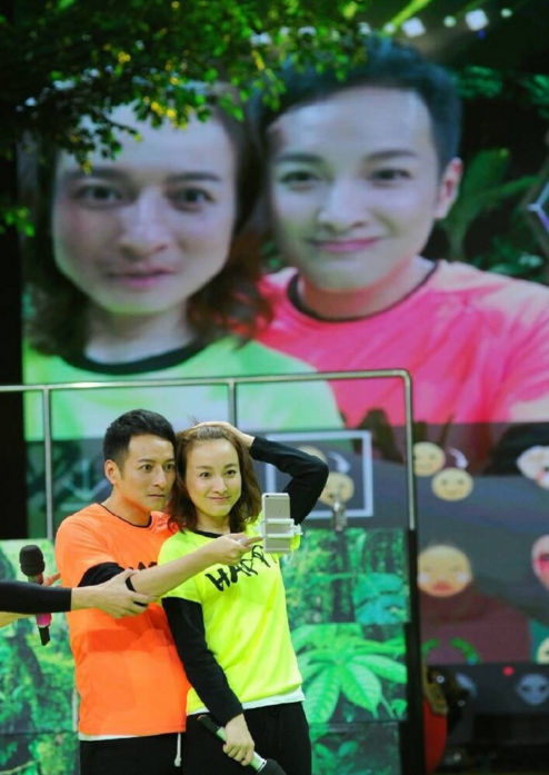 吴昕维嘉竟然配一脸？同框自拍“长得一样”