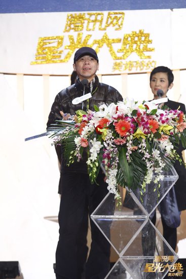 赵雅芝领衔公益慈善 年度最高荣誉花落冯小刚