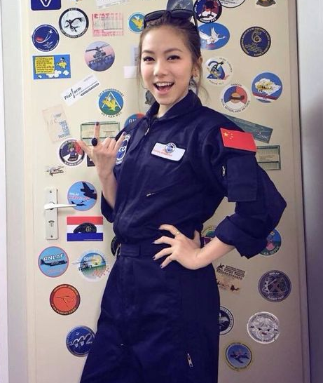  邓紫棋 :上 太空 因想让宇宙听到中国的声音-我爱