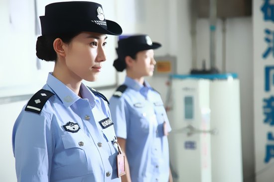 王盼盼挑战女狱警 《爱·回家》聚焦女子监狱
