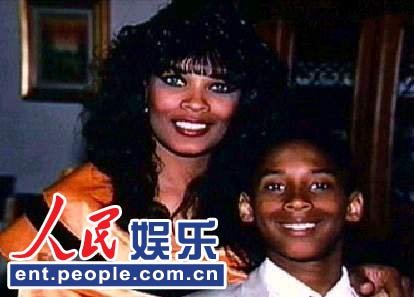 科比惹恼乔丹积怨大爆发 梦十夺冠解密性侵案