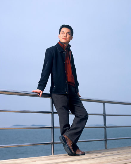 《全力以赴》暴风雨中开录 新主持内斗李锐