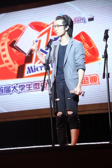 刘循子墨首封影帝 获大学生微电影节最佳男演员