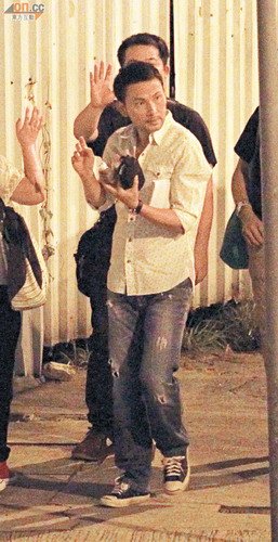 林文龙开工赚钱养妻女 郭可盈贵妇逛街无意复出
