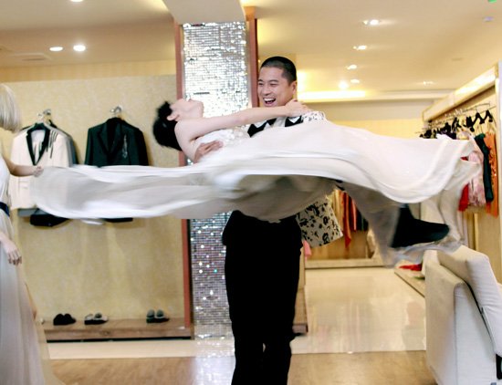 《浪漫向左》收官 不靠谱男王雷也有春天_娱