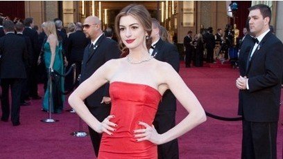 腾讯娱乐讯大嘴美女安妮·海瑟薇(annehathaway)有望联手"金刚狼"休