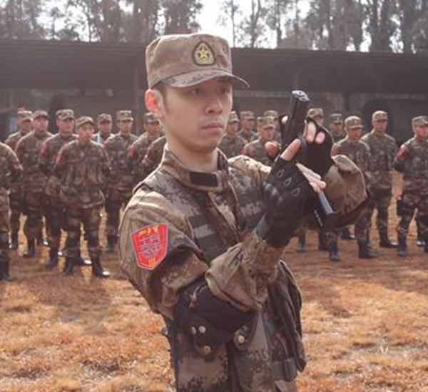 黄艺馨《士兵突击》初遇尴尬 不惧吴京、邢傲伟