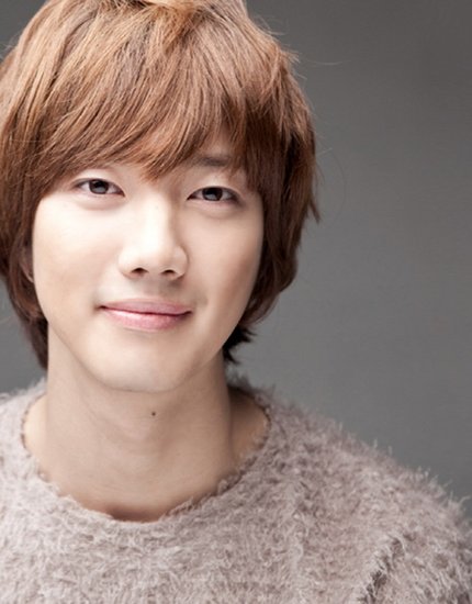 超新星朴建日参演《近肖古王》 首次挑战古装剧