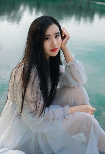 《极品模特之涅槃重生》19日上线 两女主演大PK