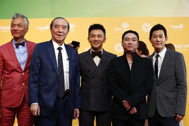 《最佳嫌疑人》五大型男携手北京电影节红毯