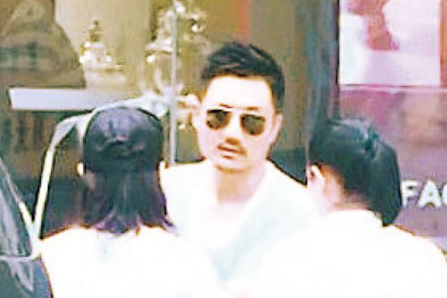 刘若英渴望享受平凡夫妻生活 新婚丈夫微博被