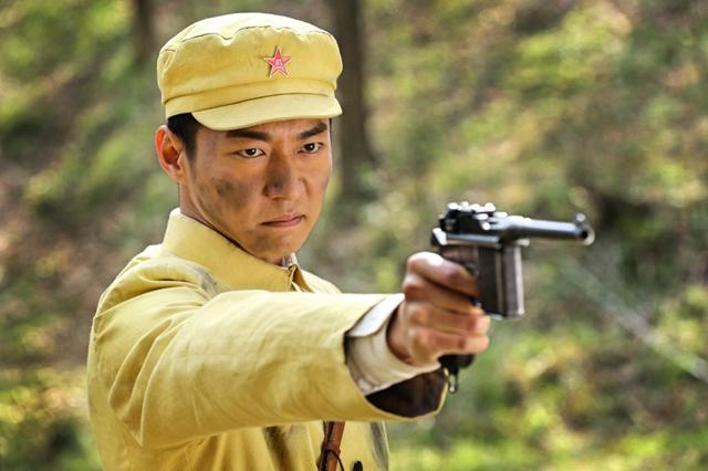 《烽火线》湖南热播  何云龙再穿军装引期待