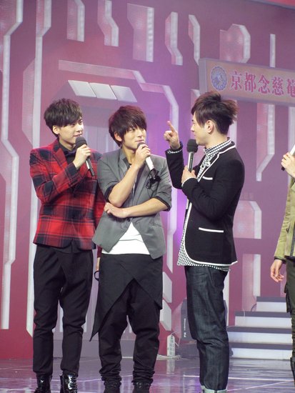 李易峰演绎才华受肯定 《幸福》蝉联收视冠军