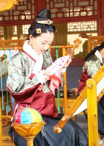 姜鸿、董洁《倾城雪》二度合作 昔日同窗变姑侄