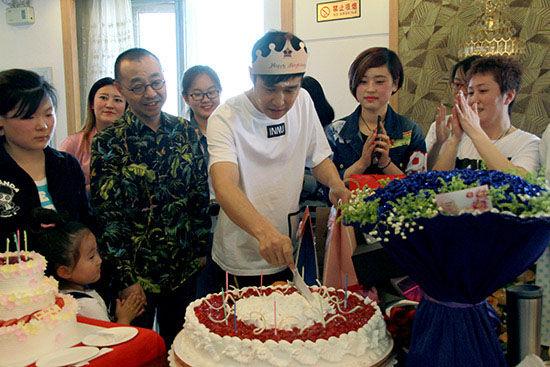 小沈阳生日被玩坏 网友把他P成性感美女