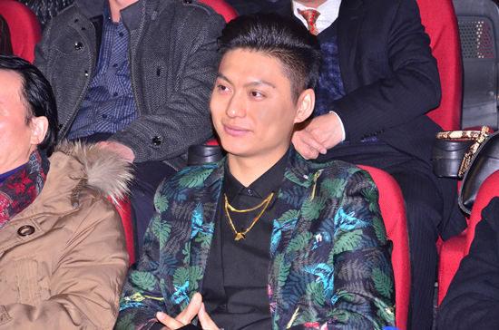 侯京健出席家乡电影发布会 不畏奔波情义动人