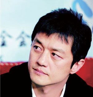 李亚鹏暂停拍戏望重返校园充电 经纪人称不知情