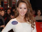 Coco Lee kết hôn với Elizabeth Lee thời gian làm việc bận rộn để mong muốn tuần trăng mật hoa dây váy đỏ