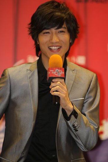 剧版《野蛮女友》发布会 张峻宁造就剧情新线