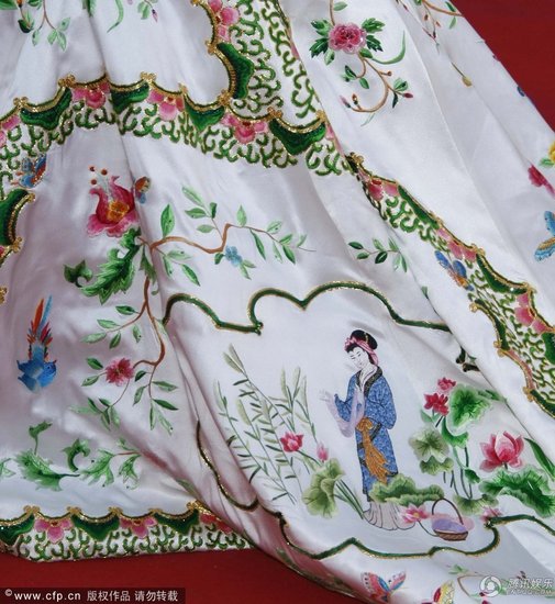 卜柯文揭秘范冰冰戛纳瓷娃娃礼服 续仙鹤装风