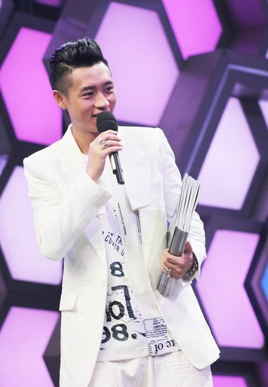 周笔畅魏晨倾情帮唱快男总决赛