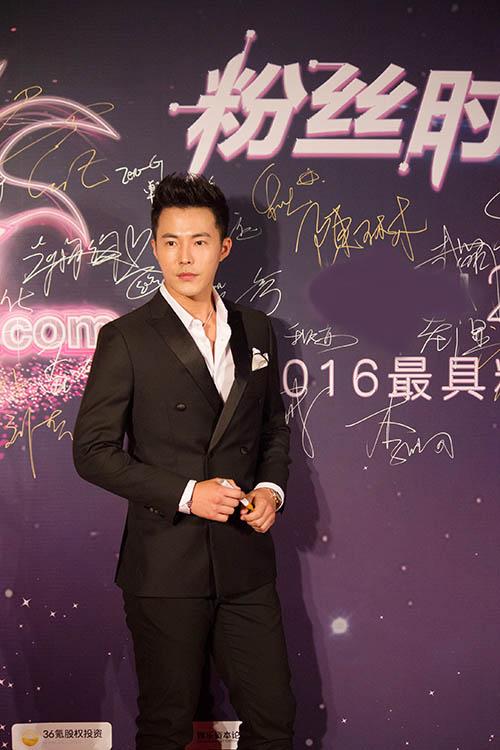 张子文最具影响力盛典获奖  感谢粉丝一路相伴