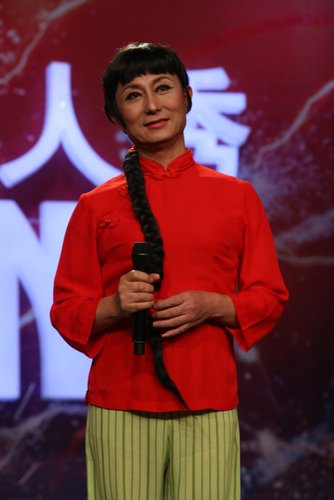 富翁反串喜儿遭反对 登台表演欲求父女和解