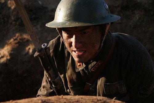 90后很爱国 《喋血孤城》应邀参加大学生电影