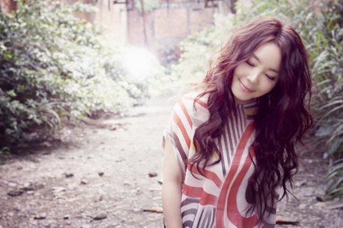 辛晓琪新歌抢占榜单 《无声情歌》每天播不停