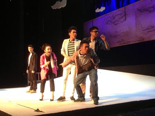 蒋雪鸣坚持梦想 话剧《后青春期的诗》重回舞台