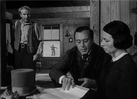 《公民凯恩》:窗外扔雪球的小男孩