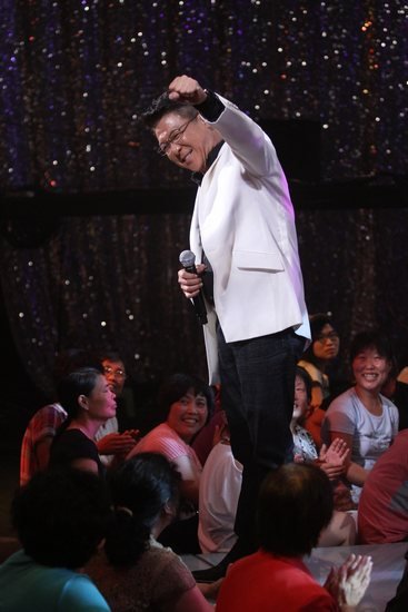 姜育恒《爱上经典》谈初恋 曝3岁卖唱经历