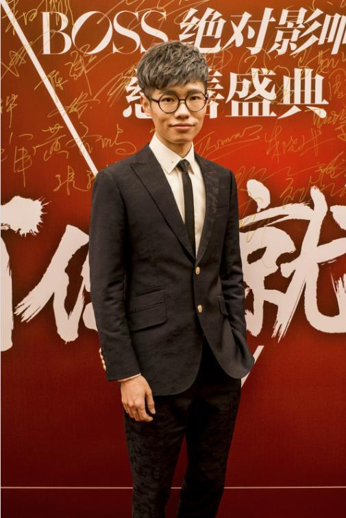 李行亮助力希望工程盛典 呼吁不忘做慈善初心