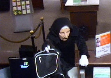  Chicago robbers to imitate the appearance of an actor or actress in costume and makeup of the city thieves robbed the Bank succeeded 