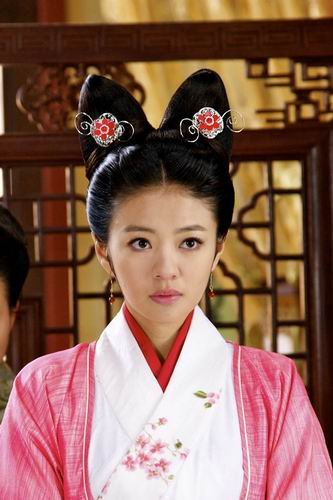 《后宫》安以轩冯绍峰四度合作 演绎乐府恋