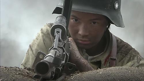 《东方战场》热播 神龙茂为角色剃发不后悔