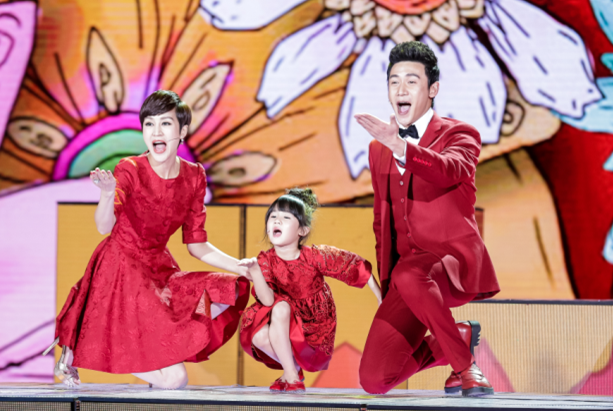 《幸福家家有》温暖感人 贝儿春晚首亮嗓