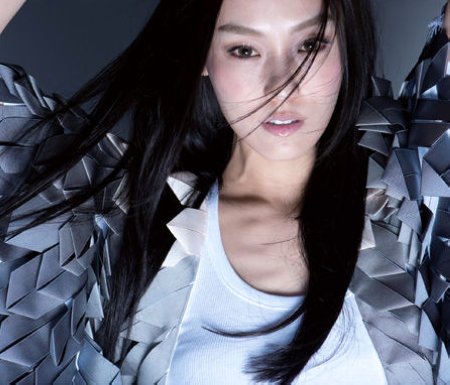 黄小琥新作难超《没那么简单》 疗愈系女声揭